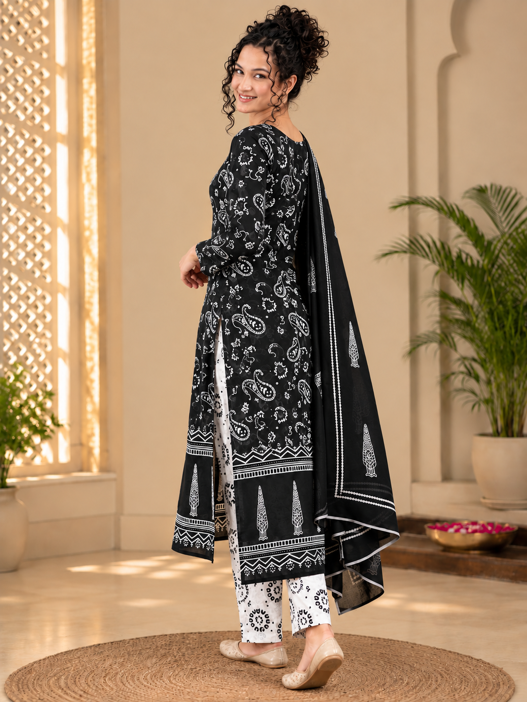 Monochrome Paisley Printed Pure Cotton Kurti Pant Dupatta Set for Office & Casual Wear